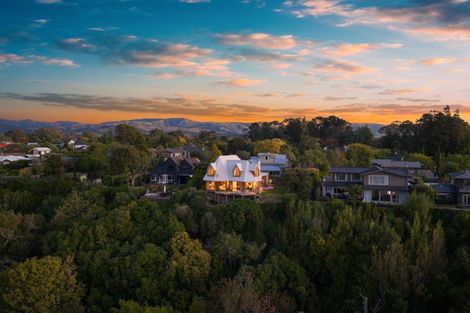 Photo of property in 96 Clifton Terrace, Fitzherbert, Palmerston North, 4410