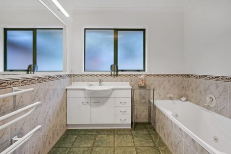 Photo of property in 9 Adam Lile Drive, Highlands Park, New Plymouth, 4312