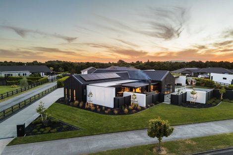 Photo of property in 13 Mike Smith Drive, Cambridge, 3434