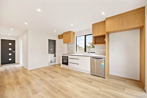 Photo of property in 8/88 Te Atatu Road, Te Atatu South, Auckland, 0610