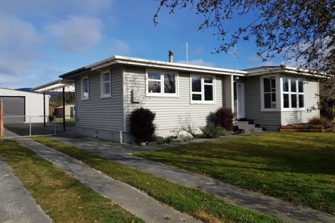 Photo of property in 20 Freestone Place, Manapouri, 9679