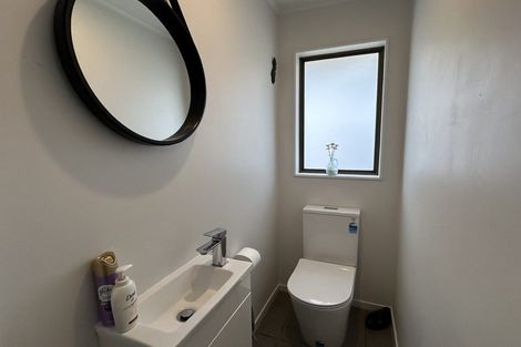 Photo of property in 35b Latitude Close, Whitby, Porirua, 5024