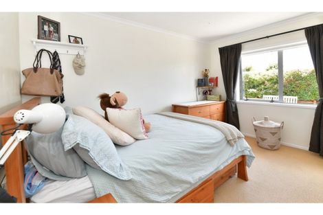 Photo of property in 10 Seamount Drive, Red Beach, 0932