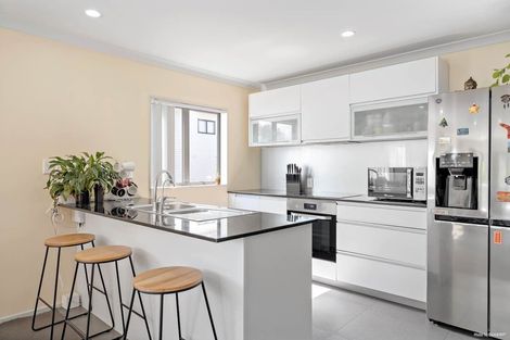 Photo of property in 10/46 Carlos Drive, Flat Bush, Auckland, 2016