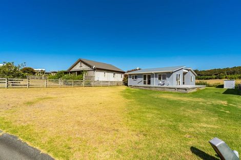 Photo of property in 4b Beachcomber Road, Mangawhai Heads, Mangawhai, 0505