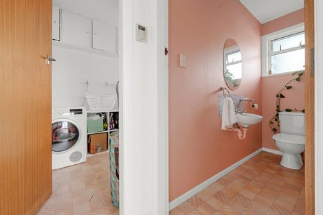 Photo of property in 37 Sandwich Road, St Andrews, Hamilton, 3200