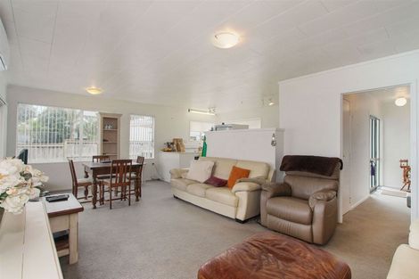 Photo of property in 23 Torkar Road, Clarks Beach, 2122