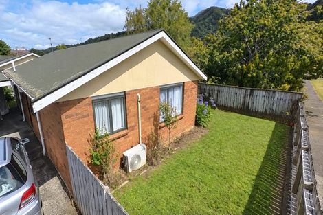 Photo of property in 3a Turon Crescent, Totara Park, Upper Hutt, 5018