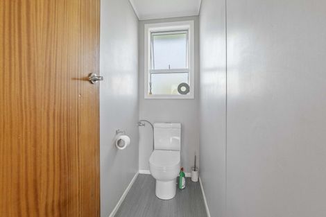 Photo of property in 21 Castle Street, Eltham, 4322