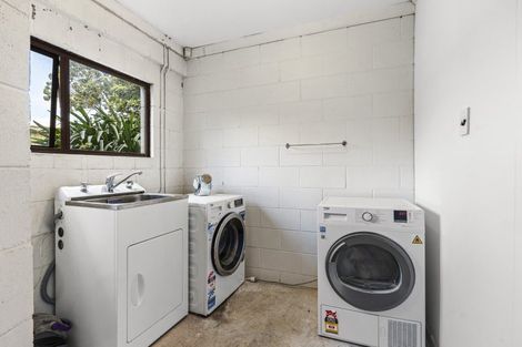 Photo of property in 5 Bronte Place, Whalers Gate, New Plymouth, 4310