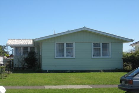 Photo of property in 16 Hinemoa Street, Levin, 5510
