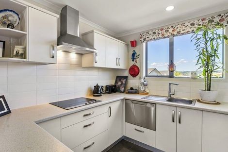 Photo of property in Waterview Estate, 1/4 Greystone Place, Omokoroa, 3114