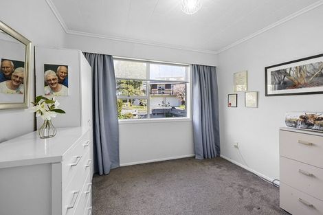 Photo of property in 6 Te Mara Place, Merrilands, New Plymouth, 4312