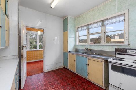 Photo of property in 16 Purser Grove, Fairfield, Lower Hutt, 5011