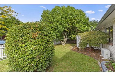 Photo of property in 2 Page Place, Hamilton East, Hamilton, 3216