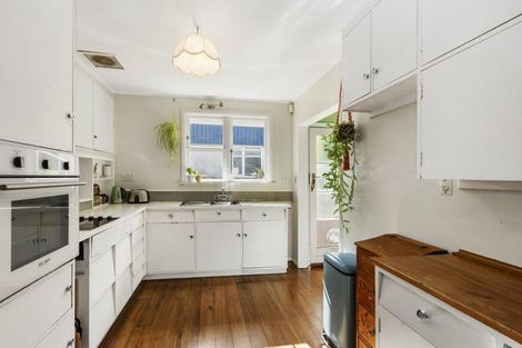 Photo of property in 11 Thomas Street, Stokes Valley, Lower Hutt, 5019