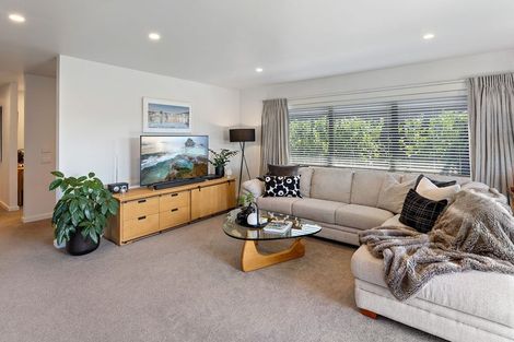Photo of property in 53 Waipunahau Road, Waikanae, 5036