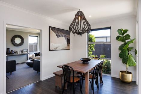Photo of property in 30 Dogwood Way, Milson, Palmerston North, 4414