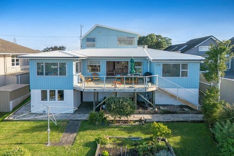 Photo of property in 25 Moffat Road, Red Beach, 0932