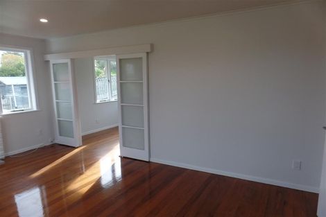 Photo of property in 16 Trojan Crescent, New Lynn, Auckland, 0600