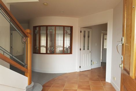 Photo of property in 2/5 Kenmure Avenue, Forrest Hill, Auckland, 0620