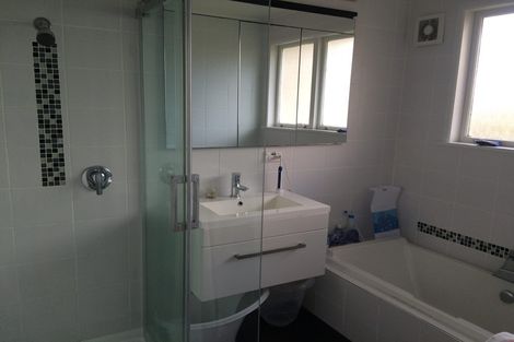 Photo of property in 13 Taioma Crescent, Te Atatu Peninsula, Auckland, 0610