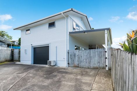 Photo of property in 17 Fitzwater Place, Henderson, Auckland, 0612