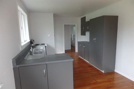 Photo of property in 16 Trojan Crescent, New Lynn, Auckland, 0600