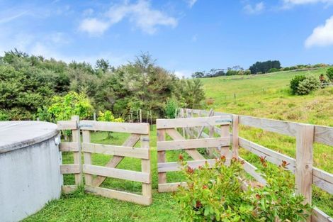 Photo of property in 41 Omana Avenue, Shelly Beach, Helensville, 0874