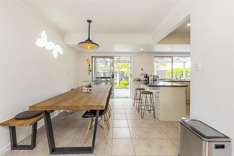 Photo of property in 3 Salas Place, Howick, Auckland, 2010