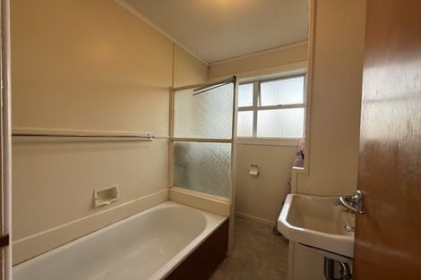 Photo of property in 12d Dawn Place, Te Atatu South, Auckland, 0610