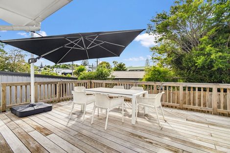Photo of property in 48 Stottholm Road, Titirangi, Auckland, 0604