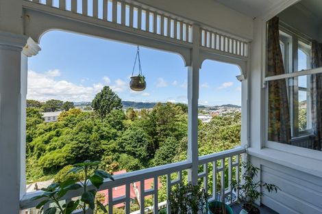 Photo of property in 33 Devon Street, Aro Valley, Wellington, 6021