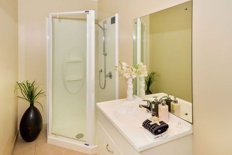Photo of property in 40 Pukatea Avenue, Albany, Auckland, 0632