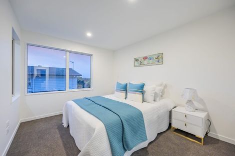 Photo of property in 76b Glenmore Road, Sunnyhills, Auckland, 2010