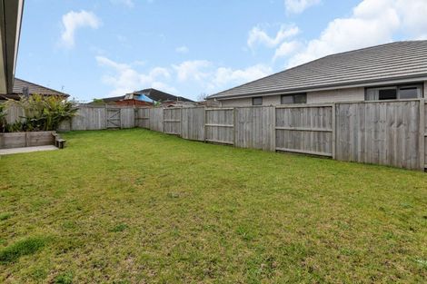 Photo of property in 13 Olney Court, One Tree Point, 0118