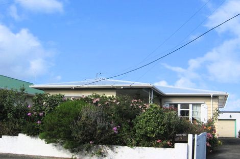 Photo of property in 39 East Street, Petone, Lower Hutt, 5012