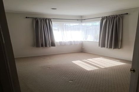 Photo of property in 1 Jay Court, Botany Downs, Auckland, 2010