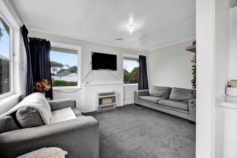 Photo of property in 42 Puriri Street, Hawera, 4610