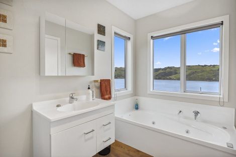 Photo of property in 12 Junction Road, Ravensbourne, Dunedin, 9022