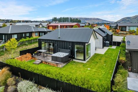 Photo of property in 2 Mcneil Crescent, Wanaka, 9305