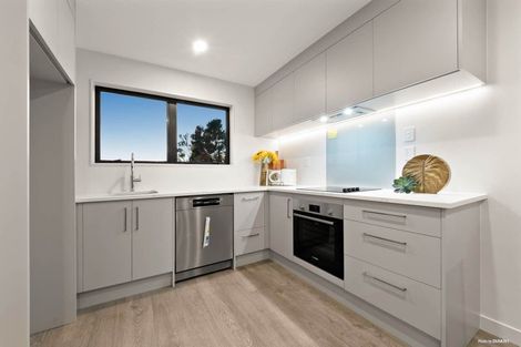 Photo of property in 2/13 Crosby Road, West Harbour, Auckland, 0618