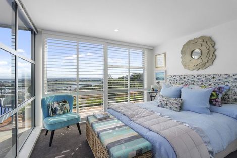 Photo of property in 12a Valley View, Mount Pleasant, Christchurch, 8081