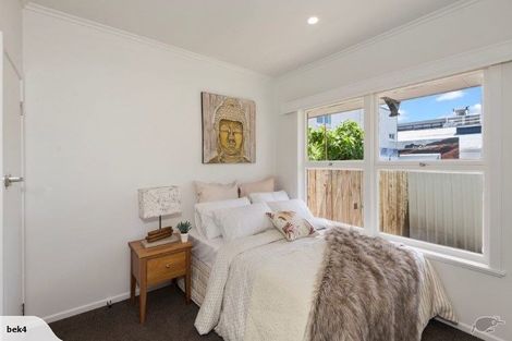 Photo of property in 6/35 Shakespeare Road, Milford, Auckland, 0620