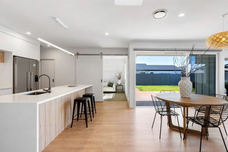 Photo of property in 12 Hikawera Drive, Frimley, Hastings, 4120