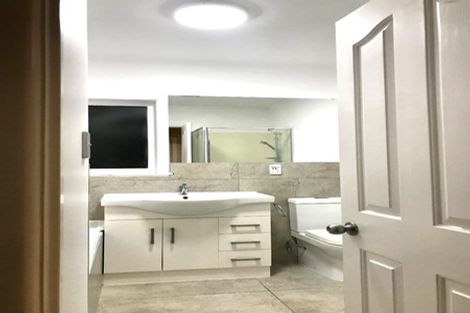 Photo of property in 101 Stanley Road, Glenfield, Auckland, 0629