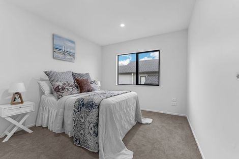 Photo of property in 11 Seagreen Avenue, Rosehill, Papakura, 2113