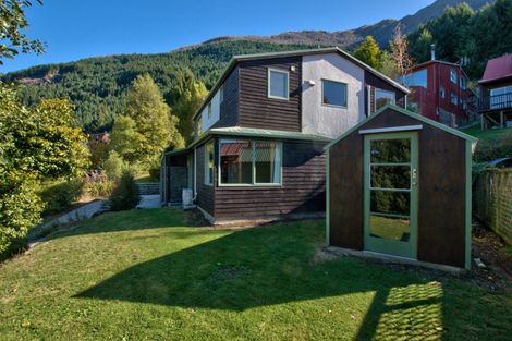 Photo of property in 19 Wye Place, Fernhill, Queenstown, 9300