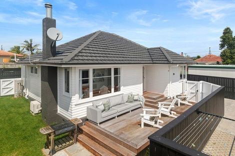 Photo of property in 3b Paton Avenue, Te Atatu South, Auckland, 0610