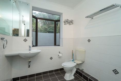 Photo of property in 202 Godley Road, Titirangi, Auckland, 0604